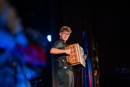 Proslava ob dnevu državnosti in priznanja zlati učenec ter naj prostovoljec 13